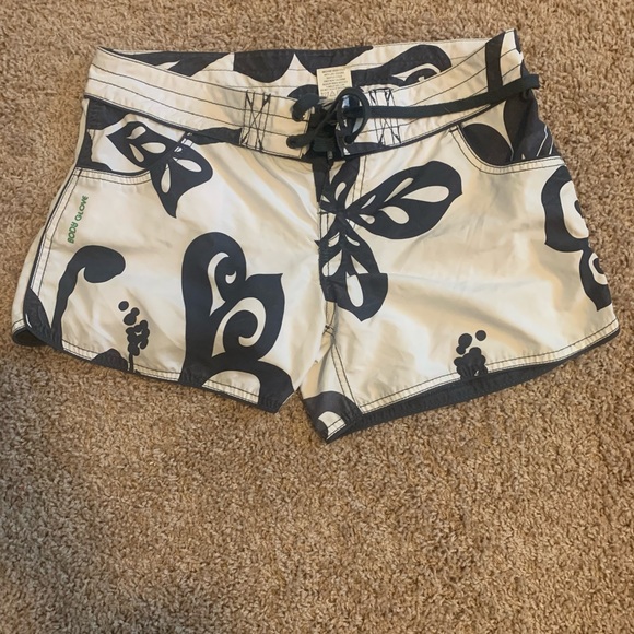Body Glove Swim Shorts. New w/out tag - Picture 1 of 9